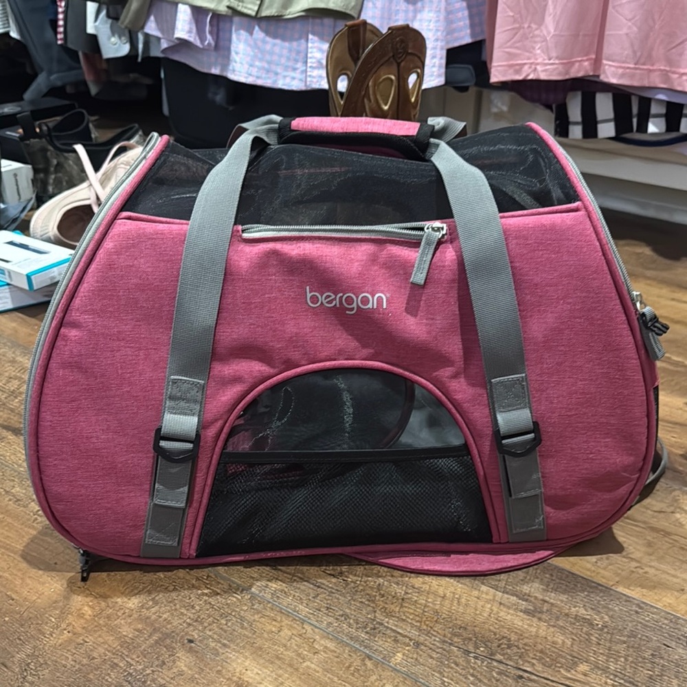 Pink Small Pet Carrier- Excellent Condition. Used once (dog)
